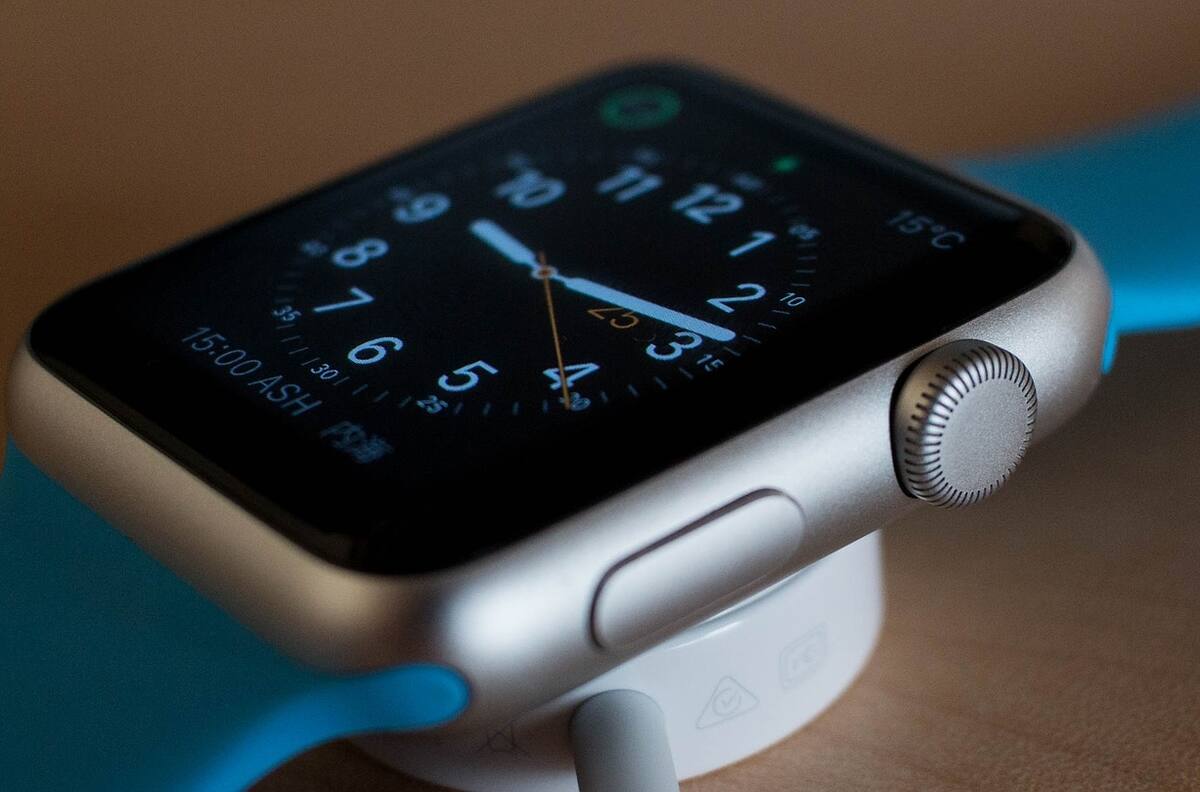 Facebook estaría planeando crear su propio reloj inteligente enfocado en mensajería y salud