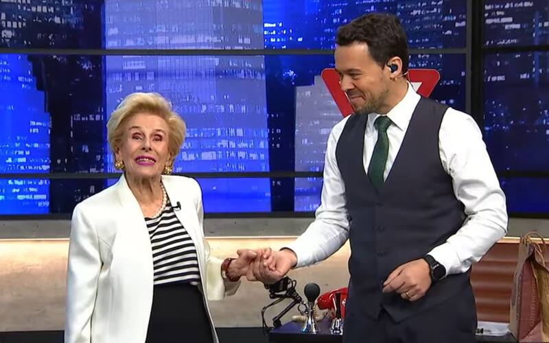 fue entrevistada por Eduardo de la Iglesia hace 3 semanas.