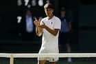 Jugó su último partido en Wimbledon y llevó a Alcaraz hasta el quinto set: así lo felicitó el español