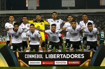 Llegó a cuartos de final de Libertadores con Colo Colo, se fue abruptamente y hoy es compañero de Mauricio Isla