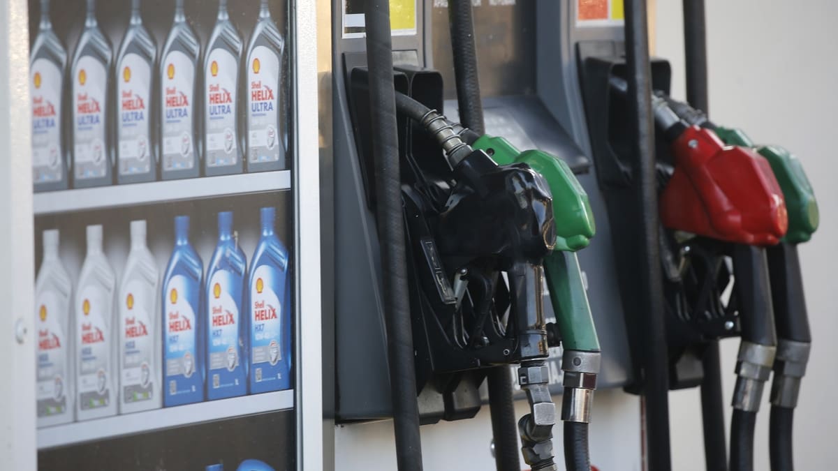 Precios de las bencinas: Confirman la fecha hasta la cual seguiría bajando el combustible