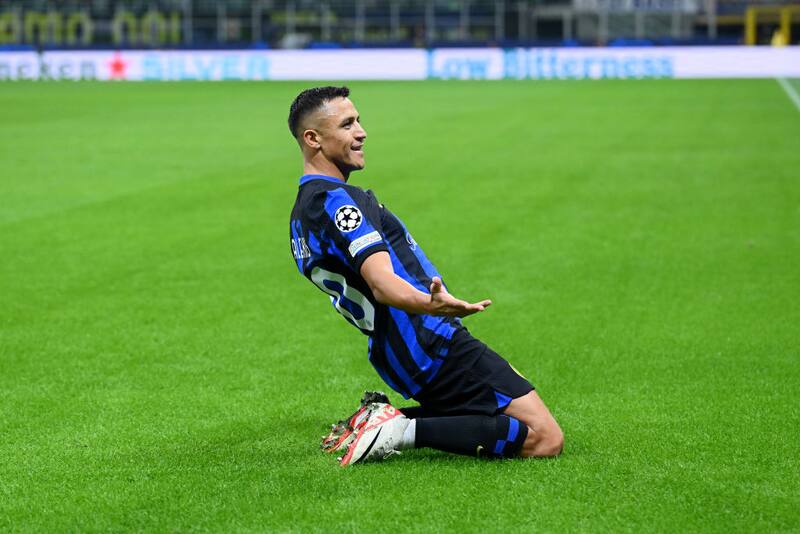 Alexis, el último chileno que jugó la Champions. ¿Quién será el próximo?