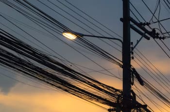 Cortes de luz programados en la Región Metropolitana: estas comunas estarán sin suministro el martes 10 de marzo