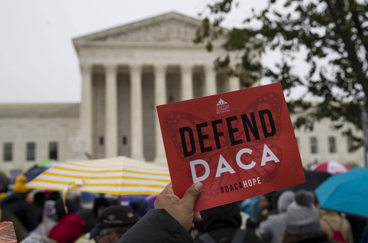 Joe Biden firmaría ordenes para mantener los programas pro migrantes DACA Y TPS