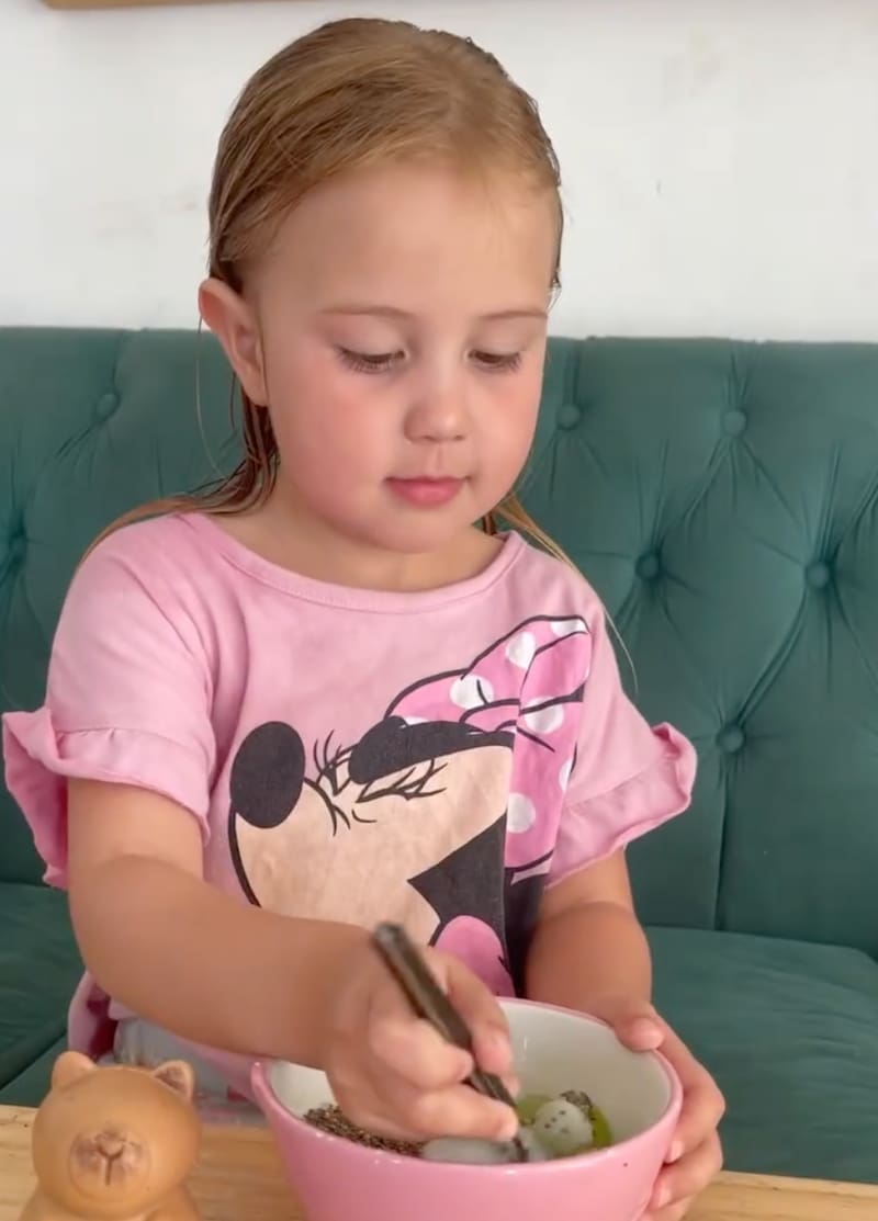 La influencer mostró la dieta de su hija siendo vegana.