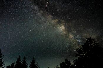 Se verán más de 200 meteoros por hora: ¿Cuándo será la próxima lluvia de estrellas en Chile?