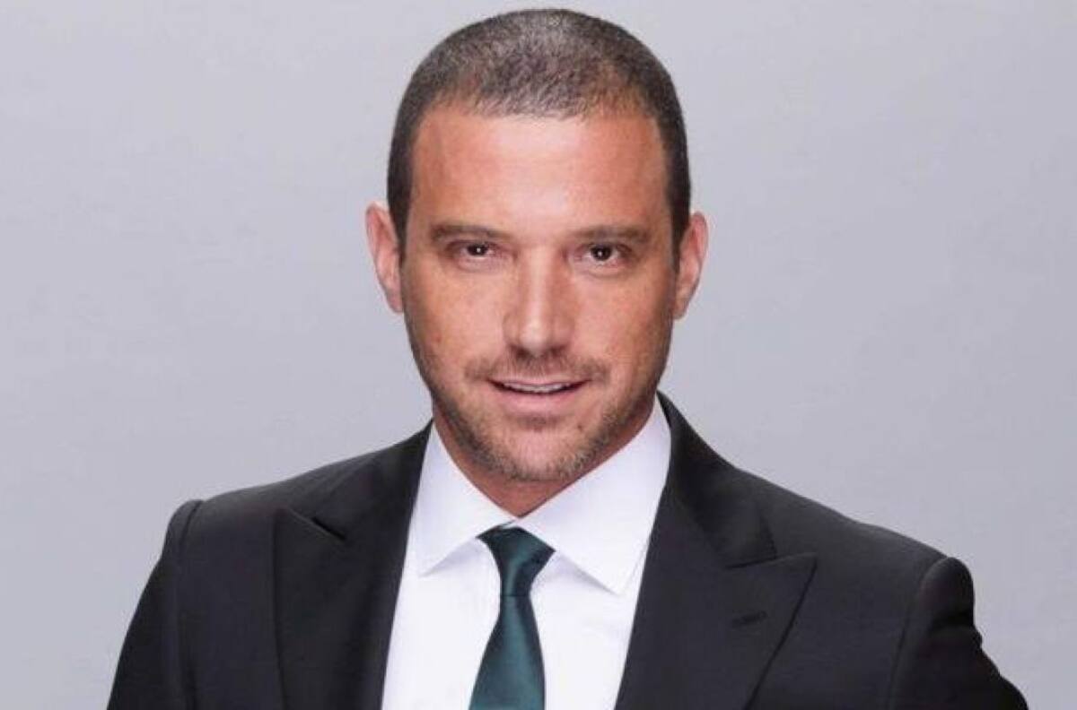 Julián Elfenbein trató de ignorantes a Benjamín Vicuña y Malucha Pinto