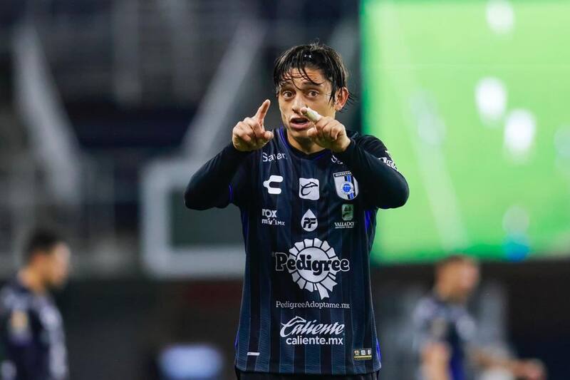 O'Higgins busca convencer a Joaquín Montecinos.