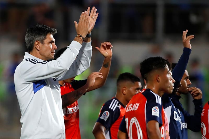 respaldó a criticado jugador de la U. Foto: Aton