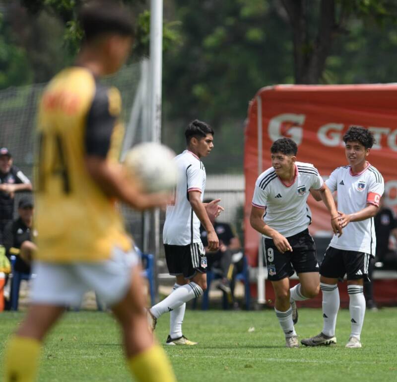 Endrik Mercado celebrando su gol en la Sub-15 de Colo Colo frente a Coquimbo Unido.