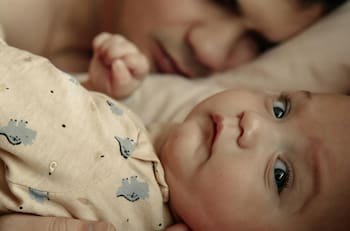 Fue un chico reality que pololeó con varias famosas chilenas, hoy vive lejos de la fama, casado y con una hija recién nacida