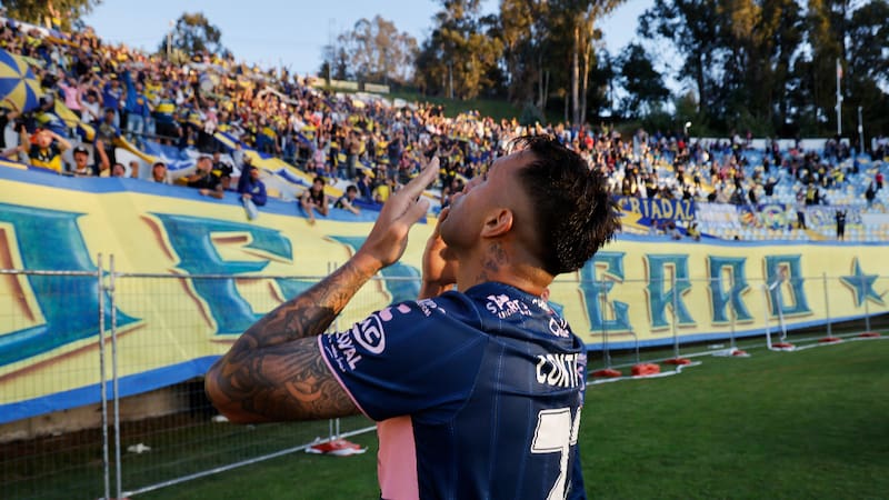 VIDEO | Suena en Colo Colo y la U y sus compañeros le pidieron que no se vaya