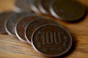 Radiografía a los sueldos en Chile: al 83% de los trabajadores no les alcanza para cubrir sus necesidades básicas