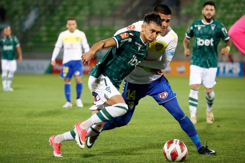 Paolo Guajardo fue valor importante en la campaña de Santiago Wanderers en 2023.