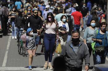 Informe COVID: Chile volvió a registrar más de 2.000 de nuevos contagios en 24 horas