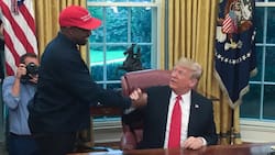 Kanye West sigue apoyando a Donald Trump y aparece de sorpresa en su mitin