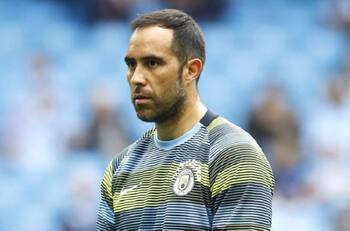 La incertidumbre que rodea el futuro de Claudio Bravo