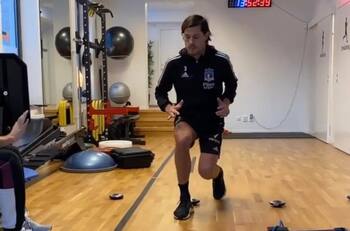 VIDEO | Miiko Albornoz sorprendió entrenando en Suecia con la indumentaria de Colo Colo