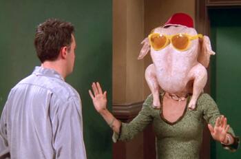 Courteney Cox recreó icónica escena de “Friends” por Acción de Gracia