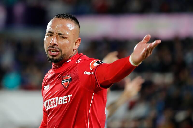 Bernardo Cerezo ante la U. Foto: Agencia Aton.