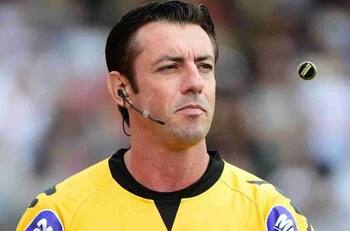 Le dijo de todo: El cruce con Lionel Messi del brasileño que arbitrará a la U en Copa Libertadores