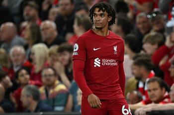 Alexander-Arnold sufre calvario en Inglaterra por culpa de una “fanática” que está obsesionada con él