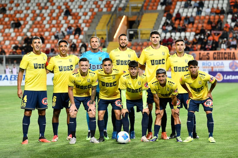 está a un paso de convertirse en el jugador más longevo del fútbol chileno. Foto: Photosport