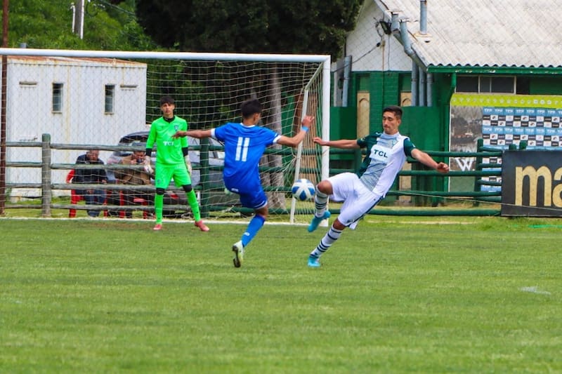 Luis Margas recibió su primera citación en Santiago Wanderers. Crédito: @swanderers.