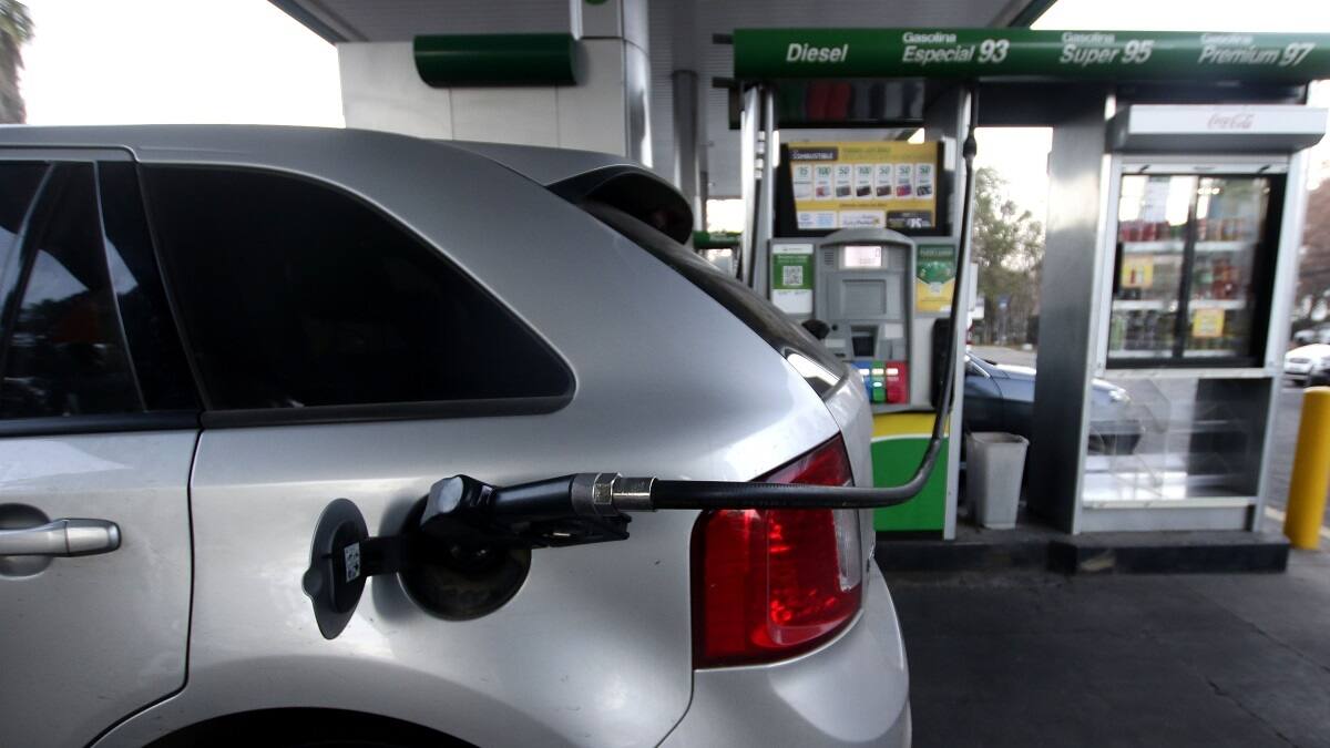 Gobierno confirma la fecha en qué presentarán proyecto para frenar el alza de combustibles