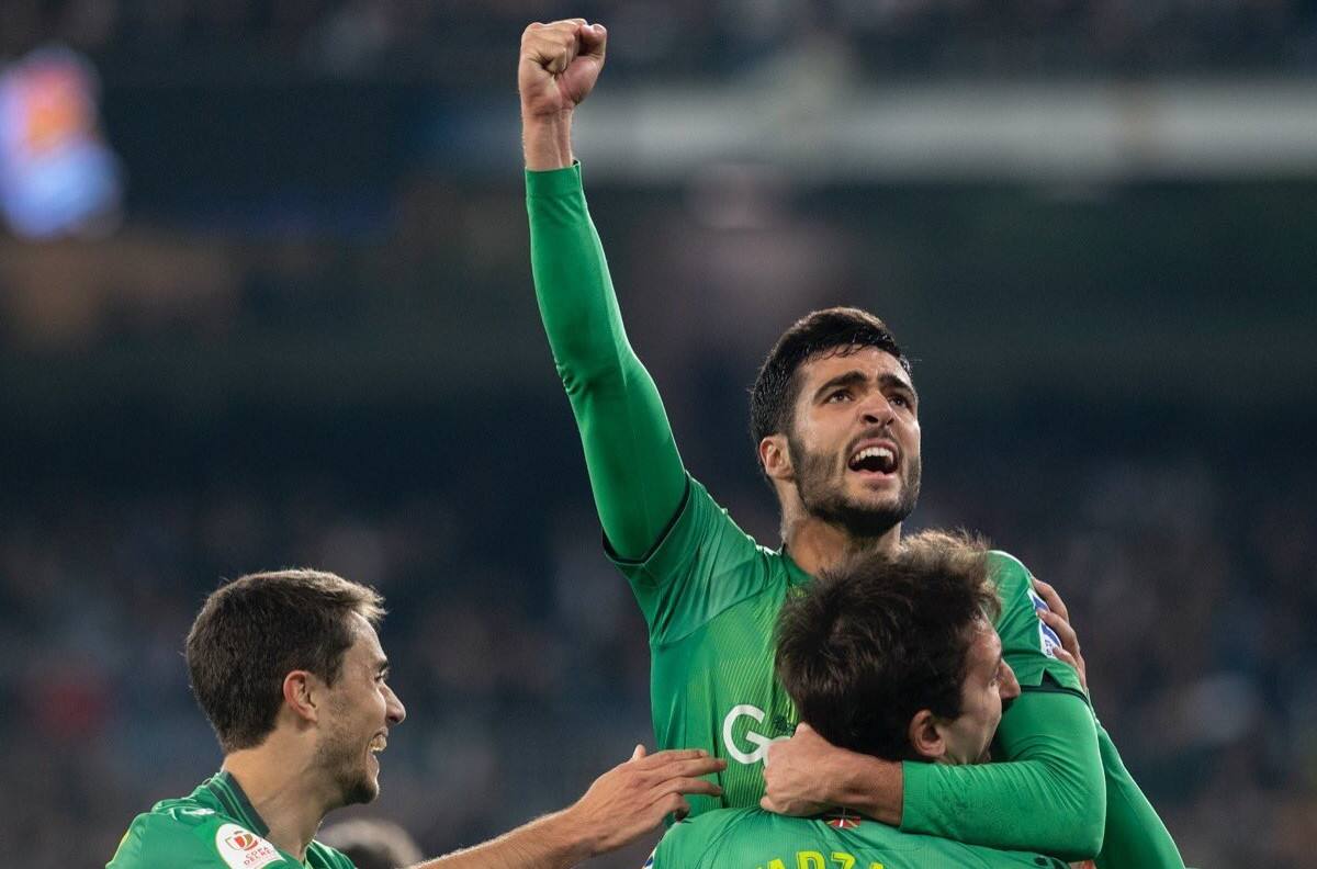 Fiesta en el Bernabeu: Jugadores del Real Sociedad salieron a la cancha a cantar con sus hinchas