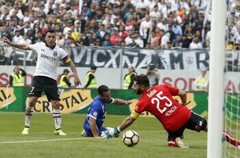 "Si no fuese por Johnny Herrera, la U hubiese sufrido mucho más contra Esteban Paredes y Colo Colo en el Monumental"
