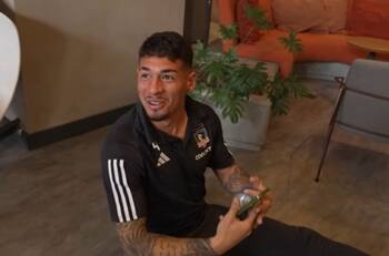 VIDEO | El divertido chascarro de Alan Saldivia en la llegada de Colo Colo a Belo Horizonte