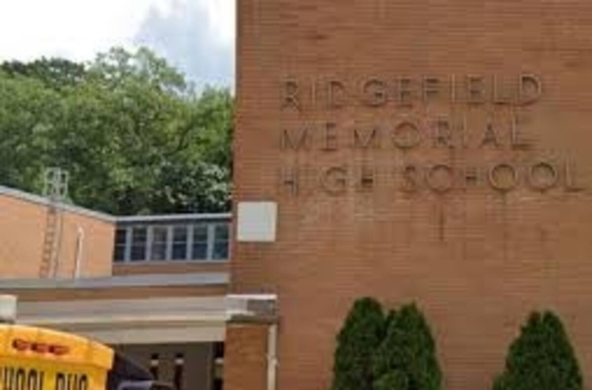 "No negociamos con terroristas": Suspenden a profesor por discriminar a estudiante musulmán