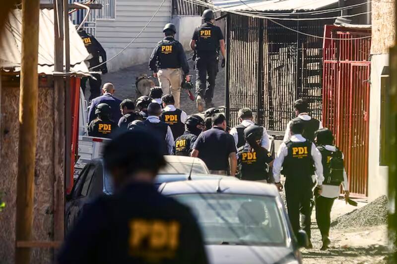 Se realizaron 21 allanamientos en 3 comunas de la región y en diferentes cárceles.