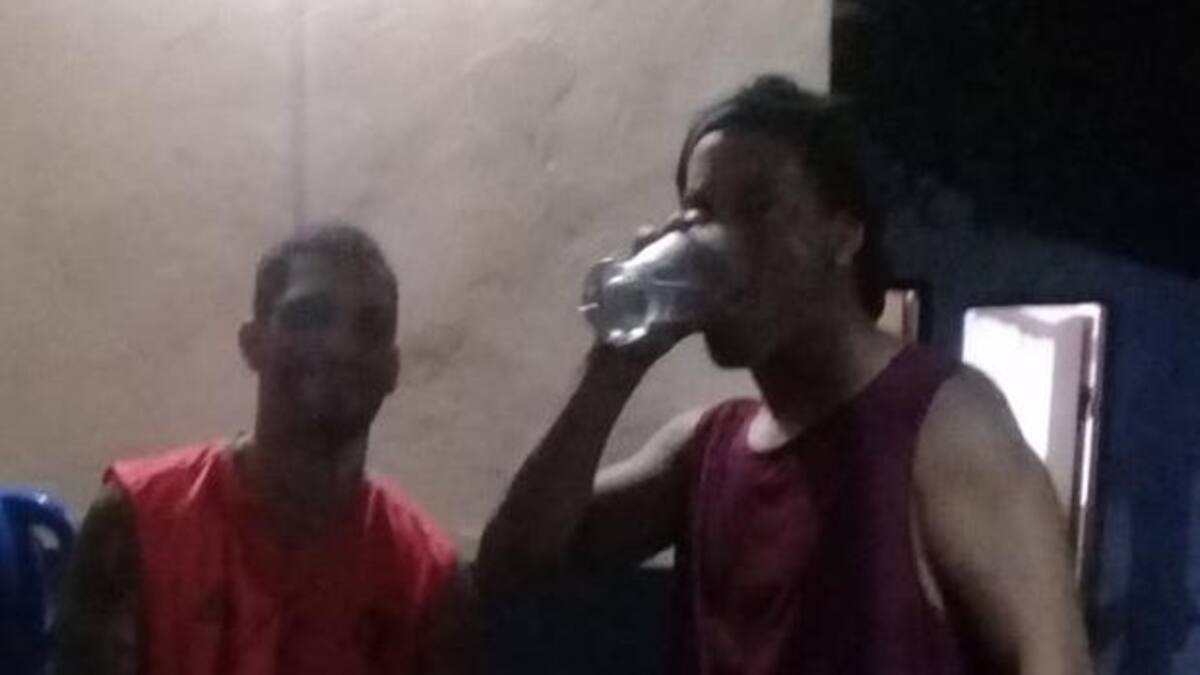 Revelan nuevas imágenes y declaraciones de Ronaldinho en prisión: Confesó que le preocupa su madre