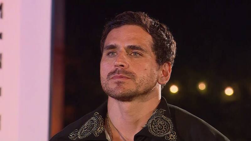 Pangal Andrade se fue en picada contra Luis Mateucci.