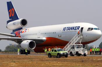 VIDEO | Ten Tanker llega hasta Nacimiento y Santa Juana para combatir incendios forestales