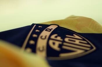 Como si no pasara nada: Fernández Vial sigue entrenando con normalidad pese a quedar fuera de Tercera División