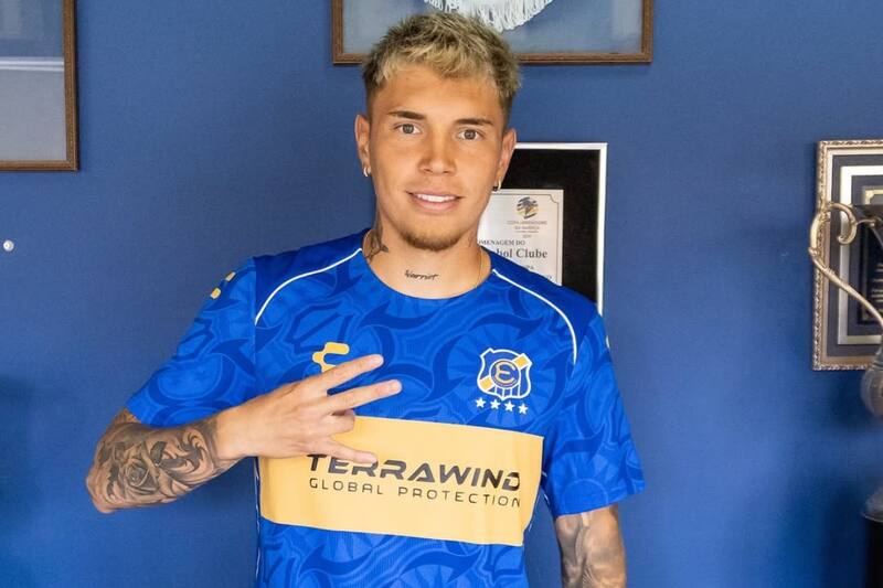 fue presentado en Everton tras partir cedido de Colo Colo.