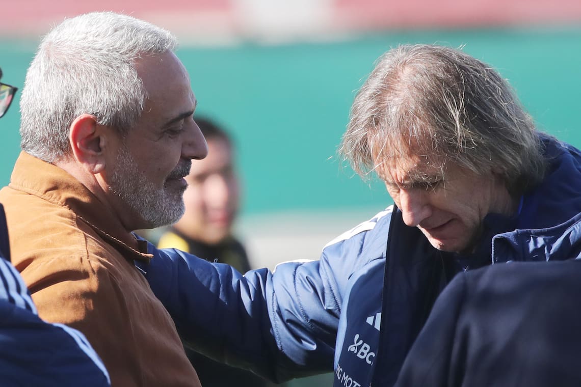 El presidente de la ANFP y el ex seleccionador tuvieron una despedida contractual dolorosa y emotiva en La Paz.