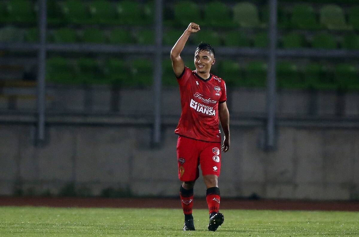Nicolás Guerra ahora se siente feliz en Ñublense: "Necesitaba salir de la U, estaba desmotivado"