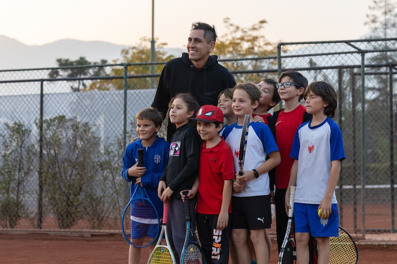 Entiende su rol como número uno chileno en los más jóvenes. Foto: Felipe Escobedo