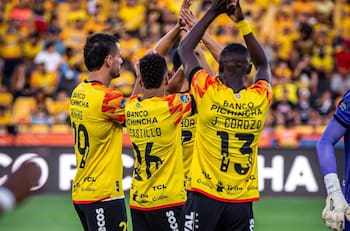 Fue uno de los goleadores en Colo Colo y ahora la rompe en Ecuador de la mano de Ariel Holan