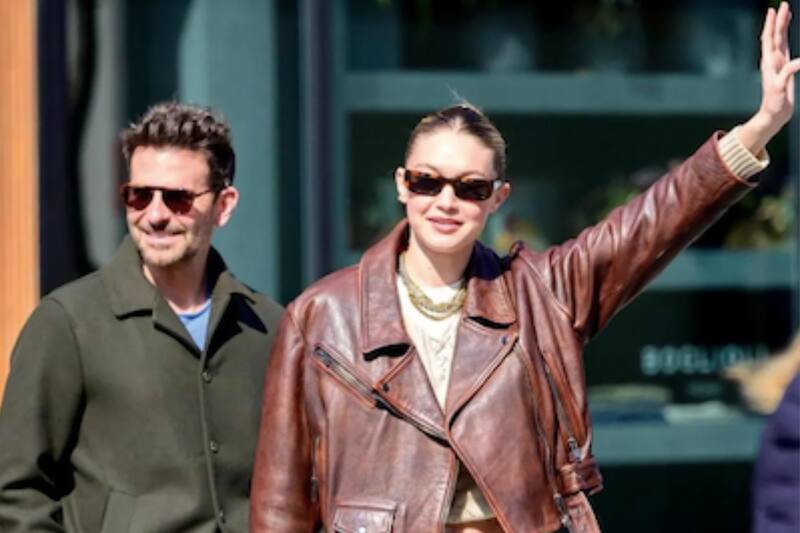 fueron vistos de la mano.