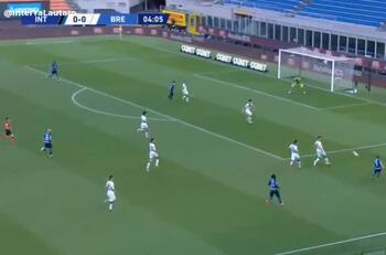 Alexis Sánchez entró con todo y le sirvió el primer gol del Inter a Ashley Young