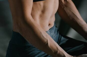 ¡Más fácil que los abdominales! descubre una técnica revolucionaria para conseguir un vientre plano rápidamente