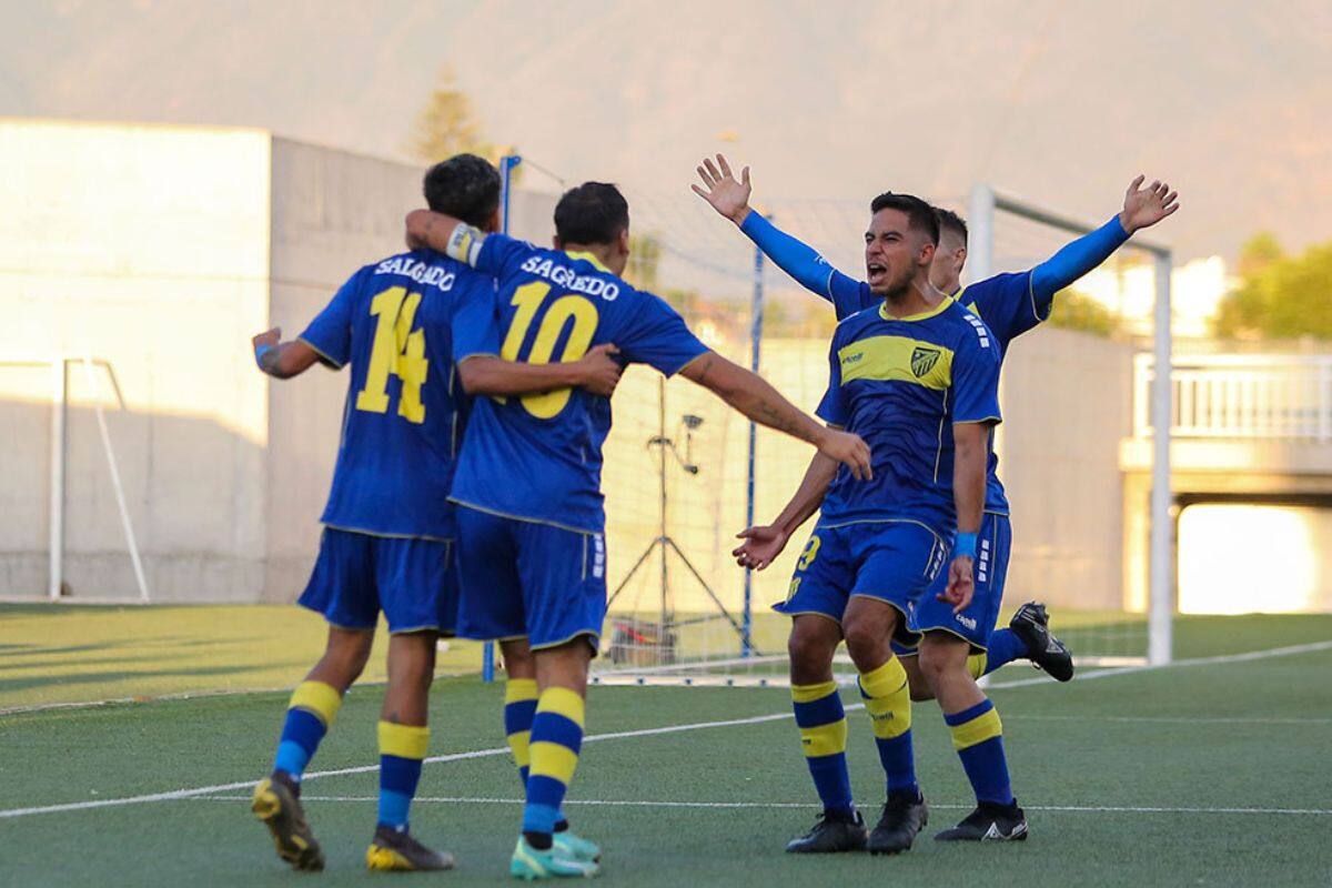 AC Barnechea llevó a menos de 100 personas en esta fecha de la Primera B. Foto: Campeonato Chileno.