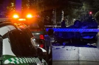 Adolescente de 15 años fallece al colisionar y volcar en un auto robado en Peñalolén
