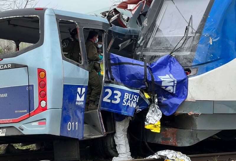 Accidente de BioTren en San Pedro de la Paz. El choque ocurrió alrededor de las 8:00 de la mañana. Créditos: ATON. (CARLOS ACUNA/ATON CHILE/CARLOS ACUNA/ATON CHILE)