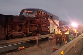 VIDEO| Así quedaron los buses involucrados en fatal accidente que deja seis muertos en la Ruta 5 Norte
